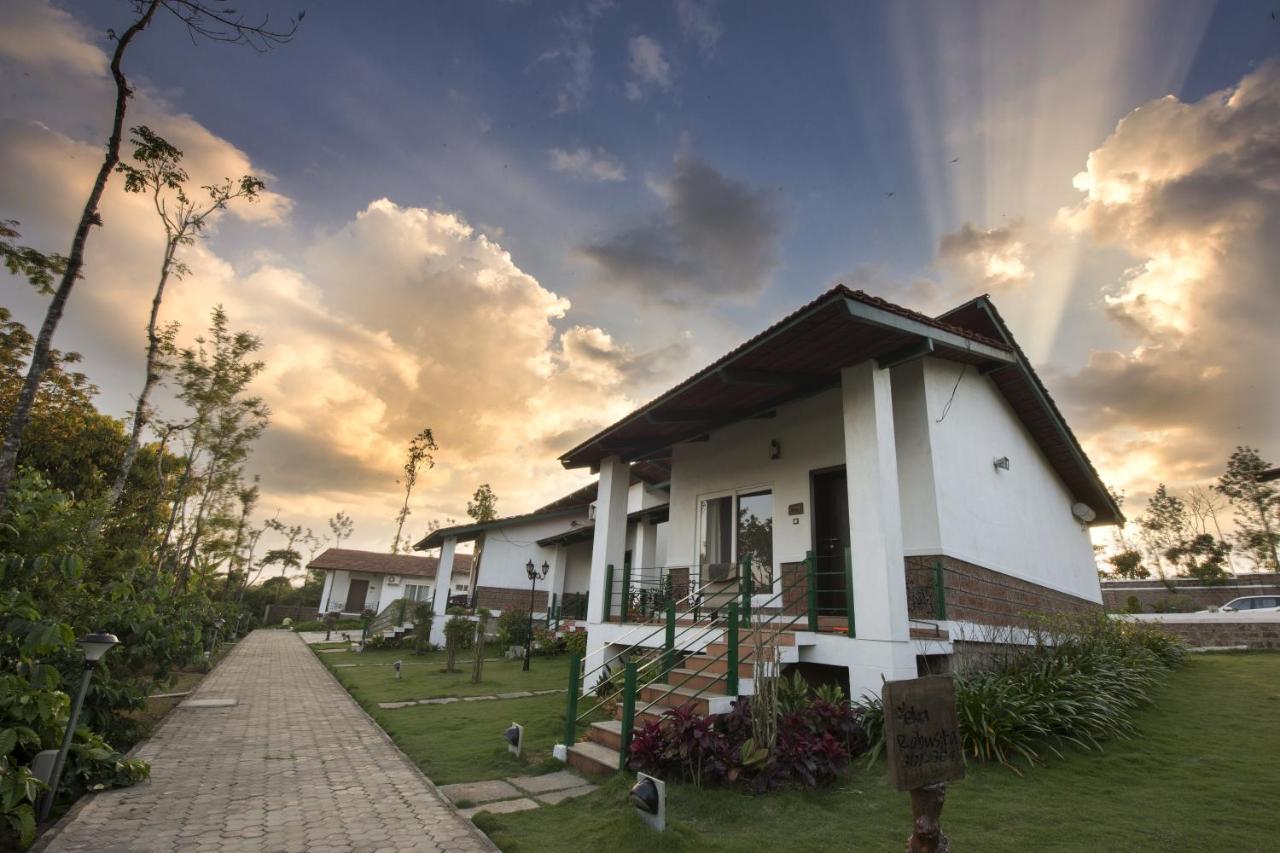 Eka Resort Hassan Exteriör bild